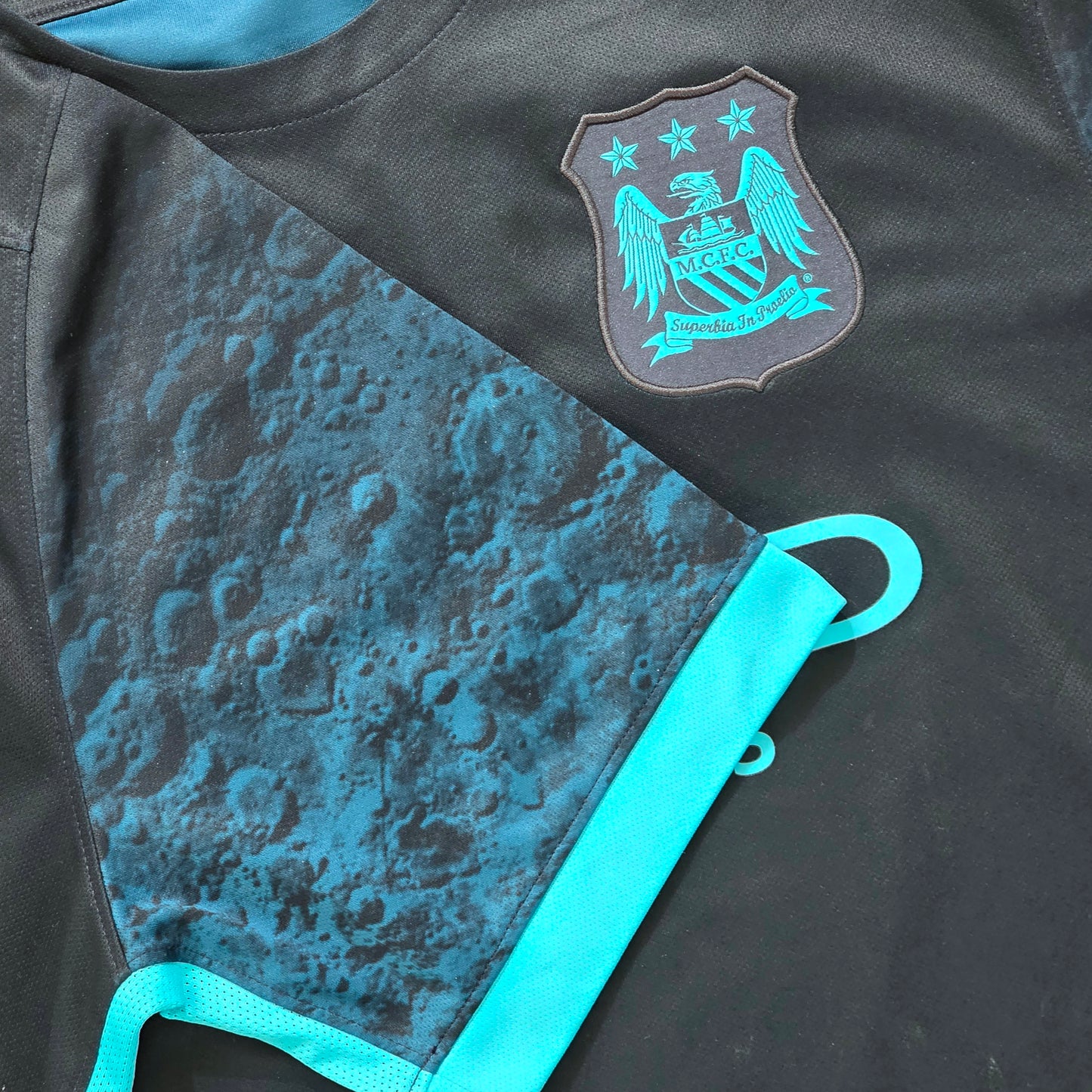 Manchester City 2015/16 Away