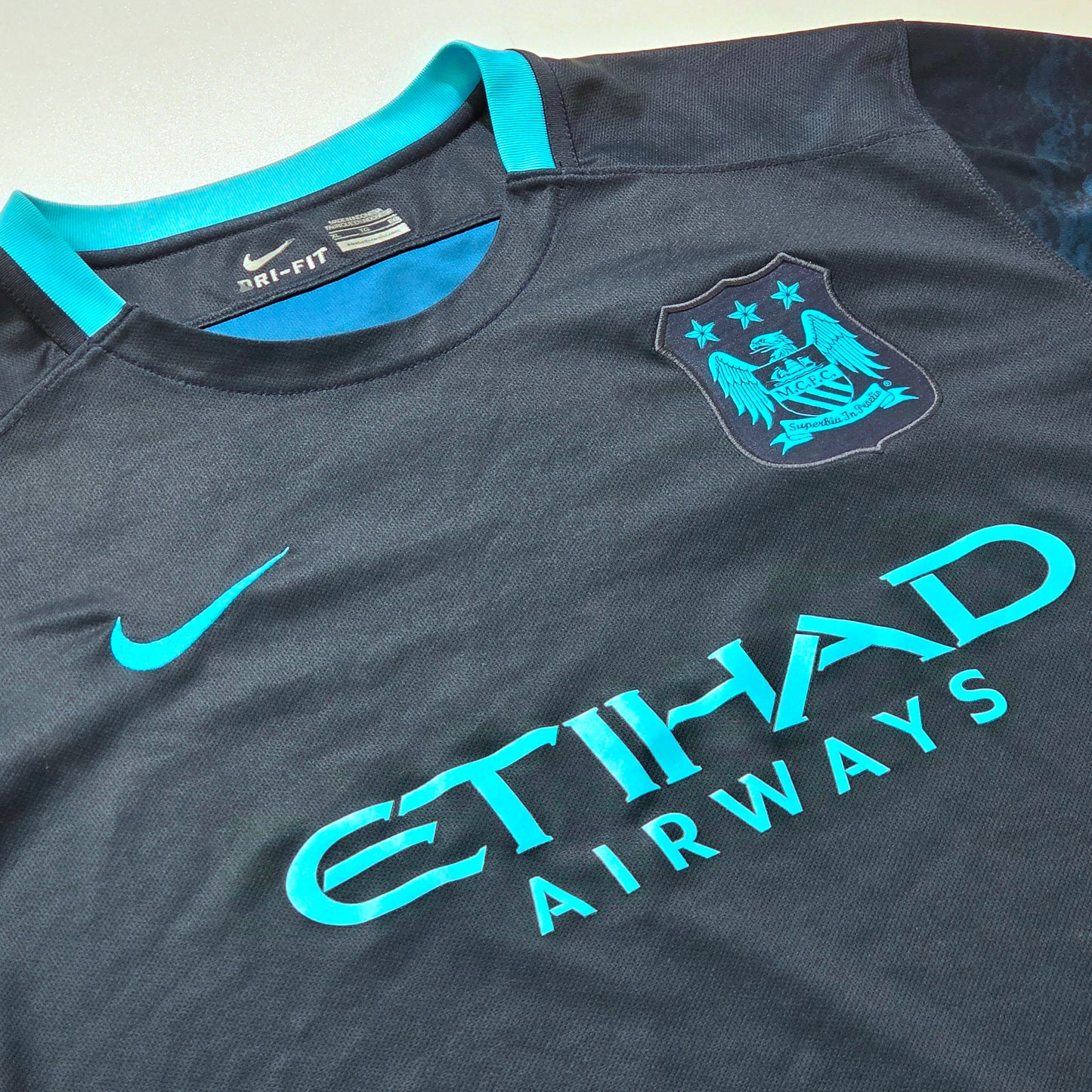 Manchester City 2015/16 Away