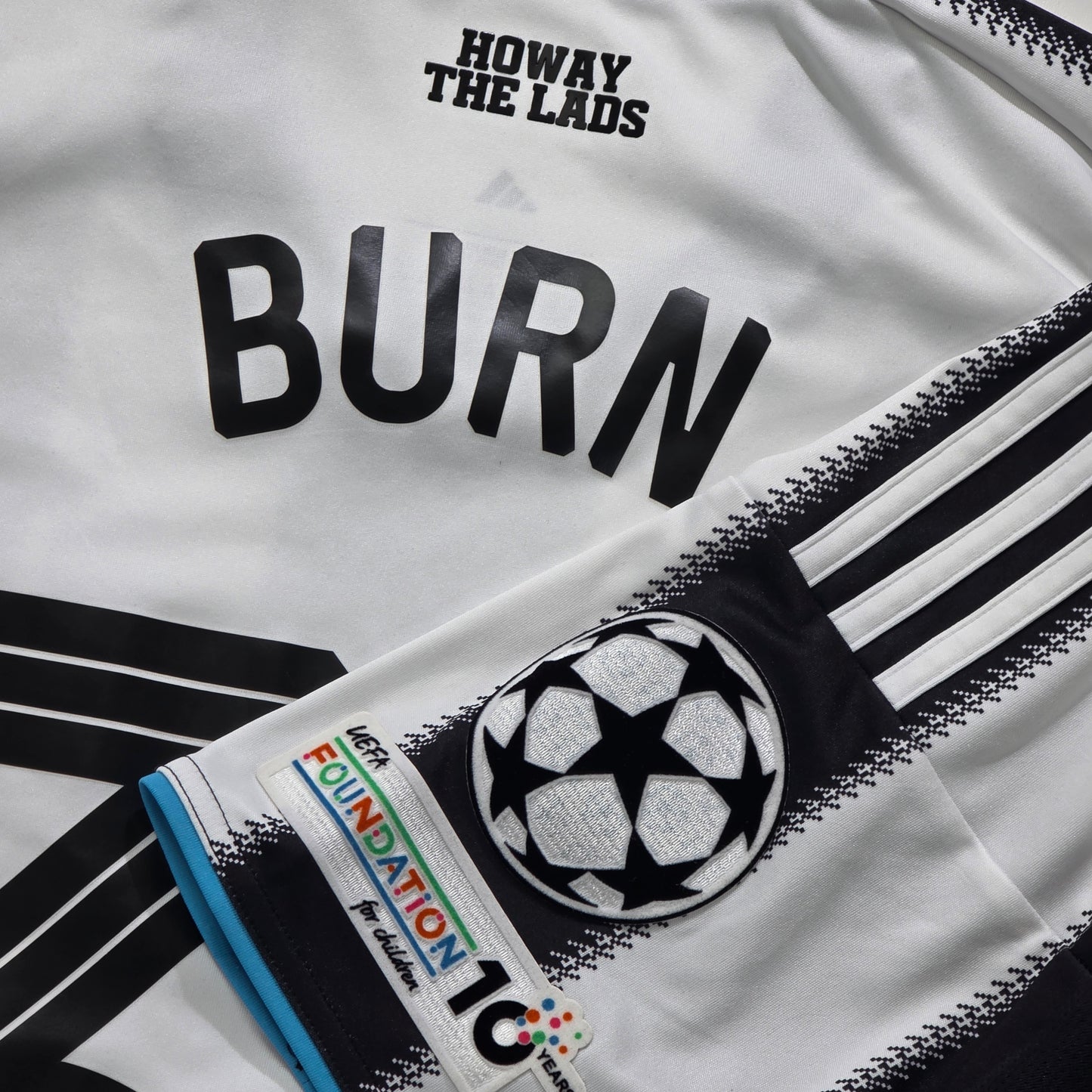 Newcastle United 2025/26 Home // Dan Burn #33
