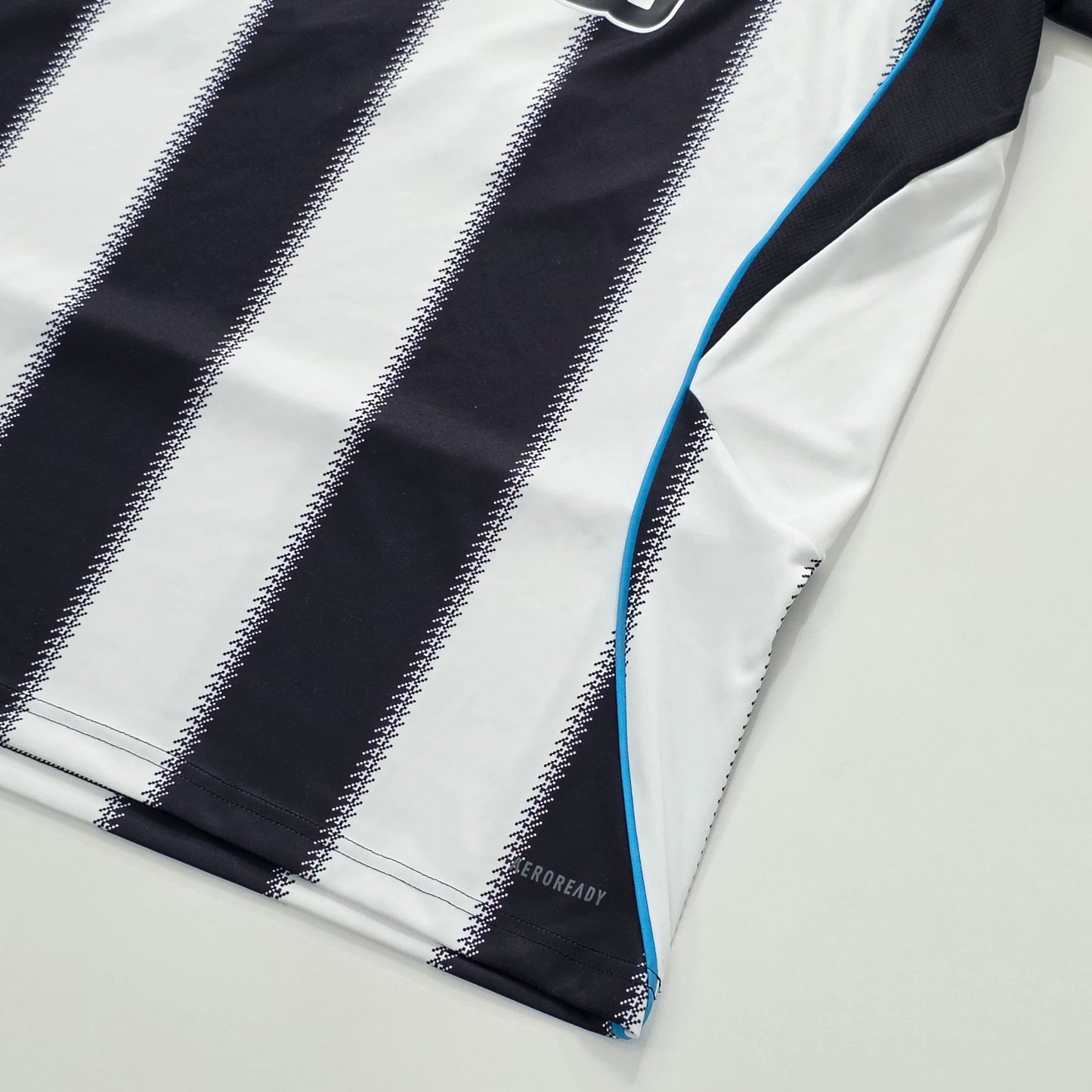 Newcastle United 2025/26 Home // Dan Burn #33